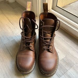 Dr. Martens 1460 Crazy Horse Boot